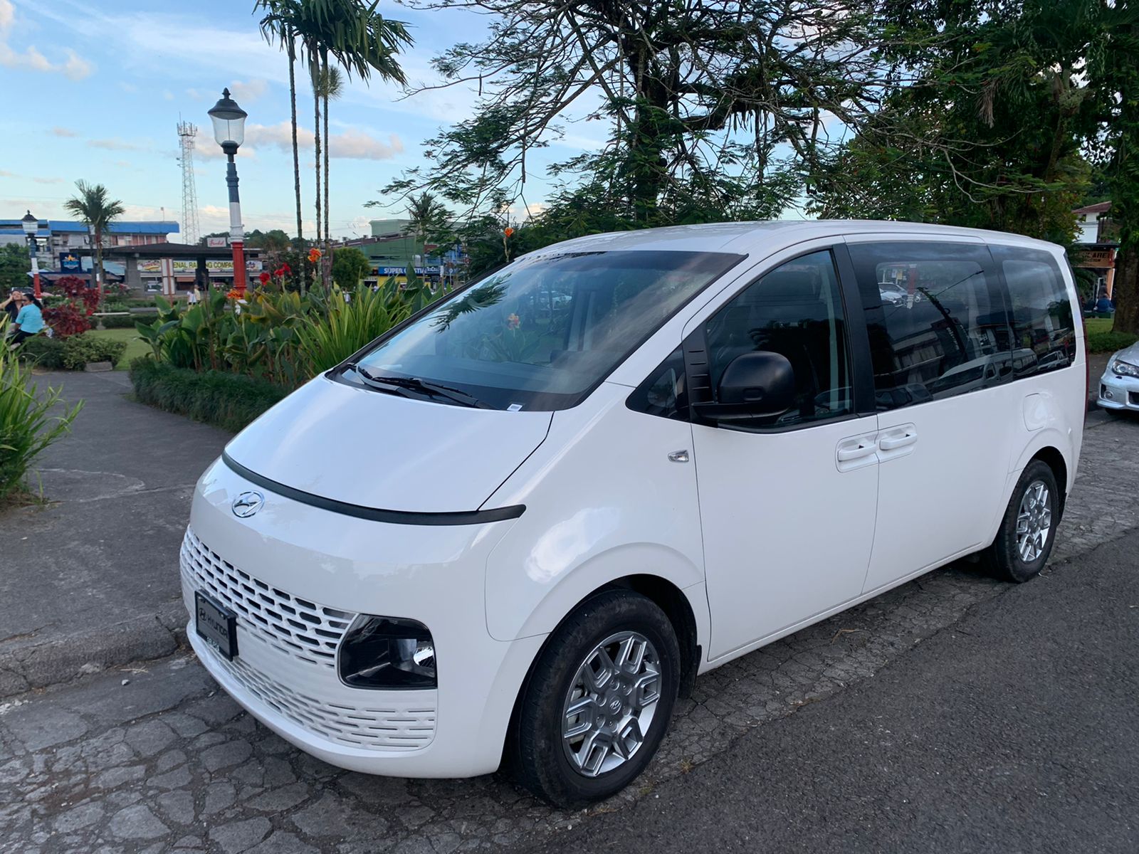 Hyundai Staria